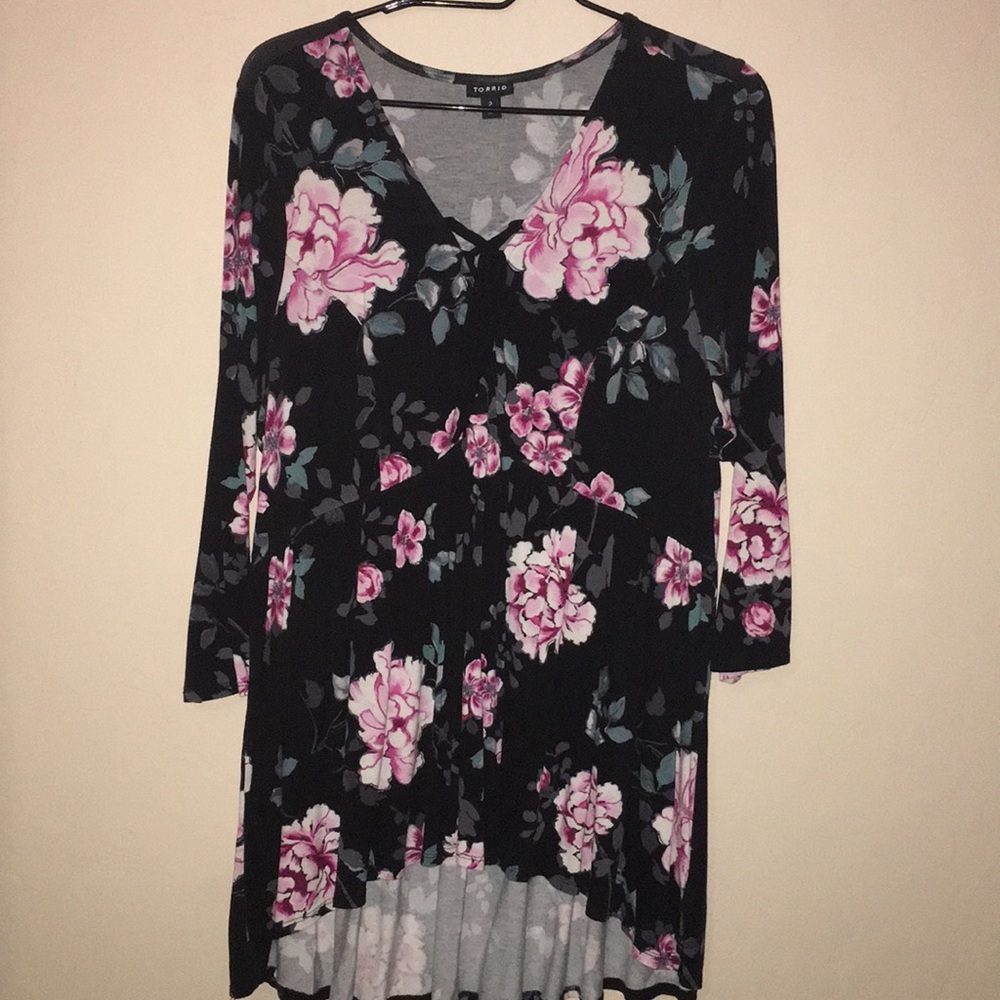 Torrid Hi Low Black and pink floral blouse